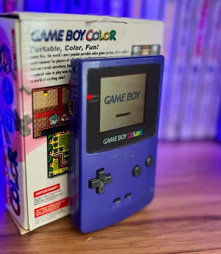 come il nintendo game boy color generava i colori